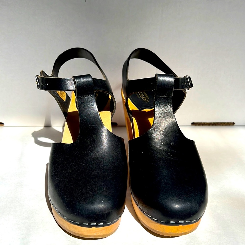 Swedish Hasbeens T-Strap Sky High black size 40